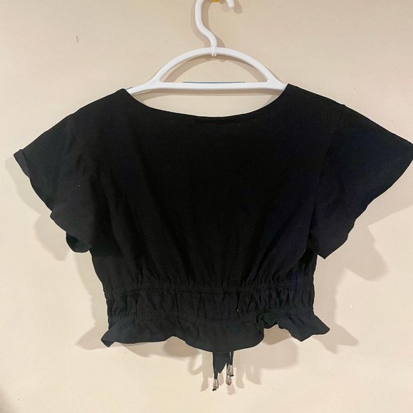 Black Self Tie Ruffle Sleeve Crop Top - Picture 3 of 6